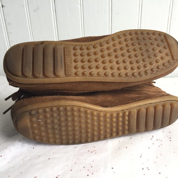 Minnetonka Two Layer Fringe Ankle Boot Tan Lace 6M - Picture 7 of 14